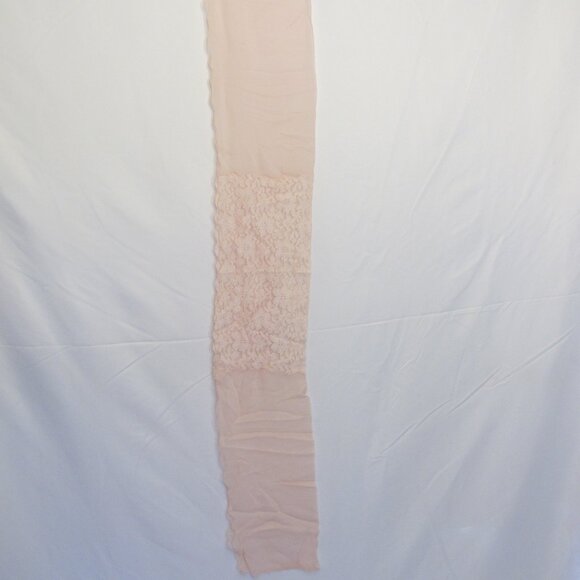 Pink rectangular head scarf or head-kerchief - Picture 8 of 8